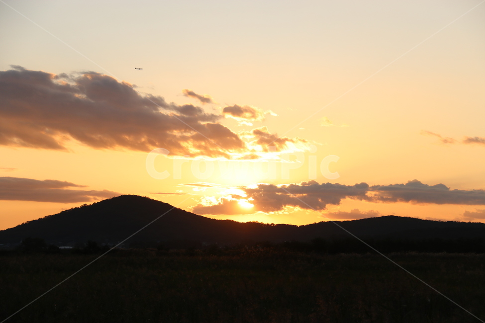 산,노을,일출,일몰,비행기,하늘,풍경,자연,풍경,nature,landscape