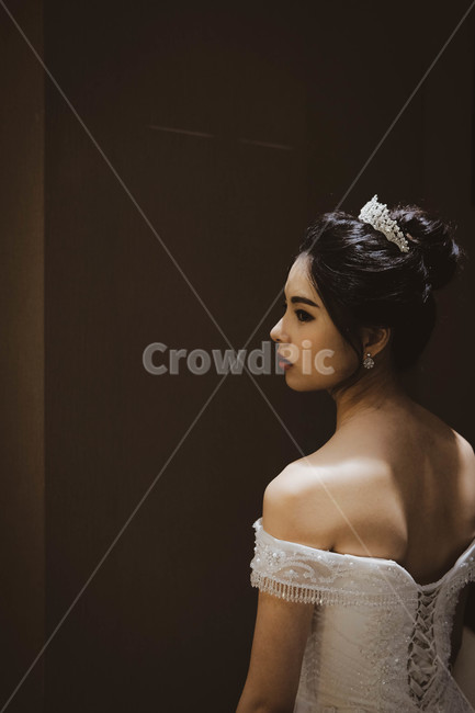 이브닝드레스,fashion,eveningdress,의류,clothing,예식,결혼,드레스,사람,인물,인간,human,person,여성,여자,woman,female,lady,결혼,혼례,웨딩,wedding,marriage,marry,기념일,축하,anniversary,congratulation,celebrate,celebration