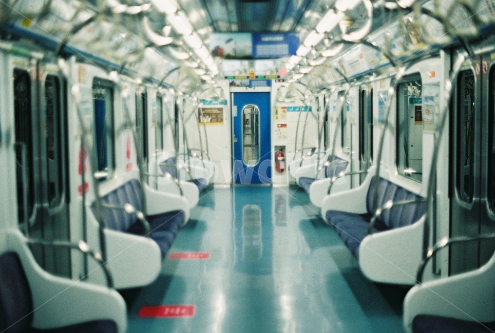 commuting,subway,way home,dawn,go to work