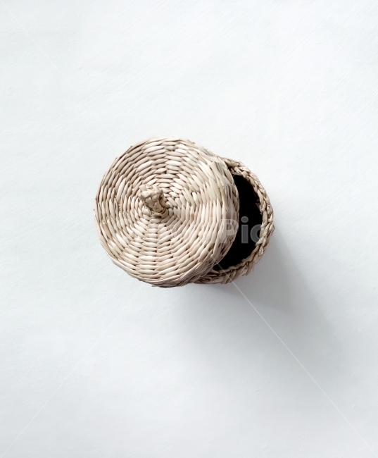 바구니,소품,함,보관,basket,object,decoration,prop,whitebackground,texture,사물,물건,오브젝트,thing,object,matter,연출,컨셉,콘셉,direction,concept,누끼,remove background