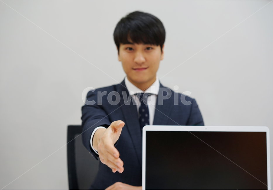 남자,남성,비즈니스,신입사원,직장인,회사원,사무실,악수,양복,정장,work,사람,인물,인간,human,person,남성,남자,man,male,산업,industry,industrial,비즈니스,사업,business,service,work