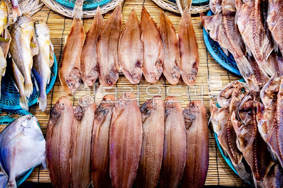서대,서대찜,가자미과,조기,굴비,조기구이,병어,도미,도미구이,생선,수산물,해산물,해물,식재료,음식,요리,시장,재래시장,전통시장,어시장,수산시장,건어물,말린생선,어물,반찬,밑반찬,건조,반건조,식품,건조식품