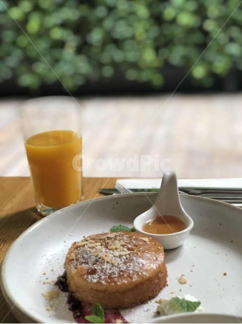오렌지주스,팬케이크,아침,조식,브런치,음식,식재료,요리,food,cook,meal,dishes,food reserves,디저트,간식,후식,dessert,snack