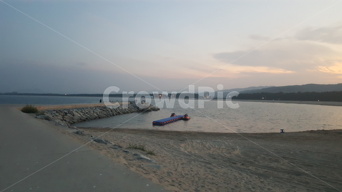 바다,저녁노을,저녁바다,노을,저녁,감성,여유,힐링,고요,자연,풍경,nature,landscape,vehicle,차량,transportation,교통,watercraft,선박