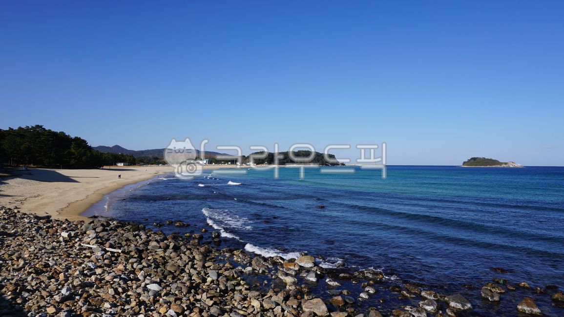 화진포해수욕장,바다,하늘,자갈,돌,나무,섬,야외,자연,겨울바다,강원도,고성,wintersea,ocean,sea,water,sky,island,nature,outdoors,hwajinpo,stone,gangwondo