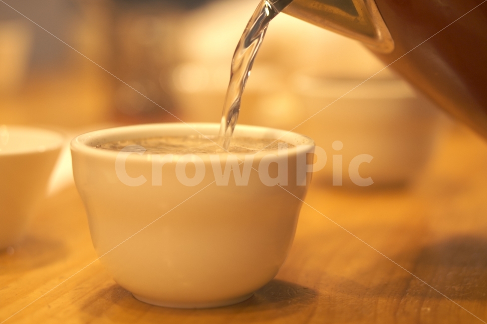 커피,커핑,물줄기,핸드드립,따뜻한커피,커피,카페,coffee,cafe