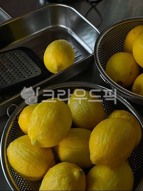 citrusfruit,lemon,citrus fruits,fruit,yellowfruit,food
