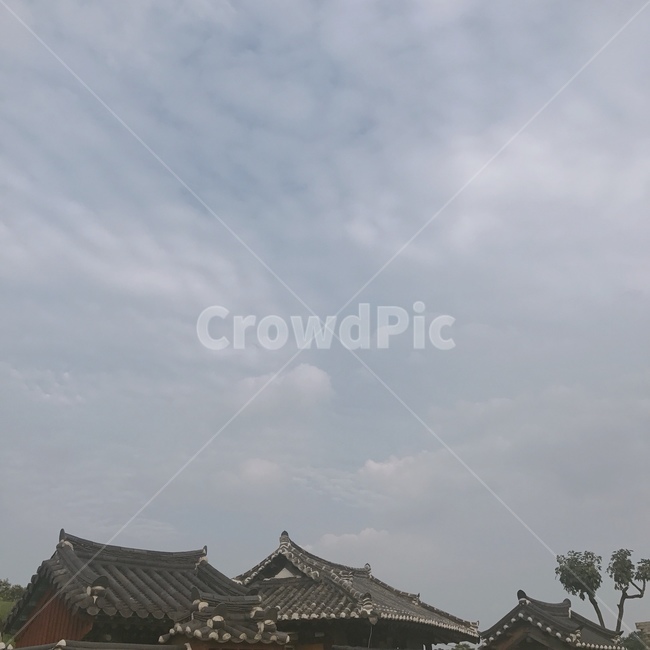 한옥,처마,건축,구름,흐린날,한국전통,한국문화,korean traditional,korean culture,건축물,건물외관,exterior,building,structure,architecture,construction
