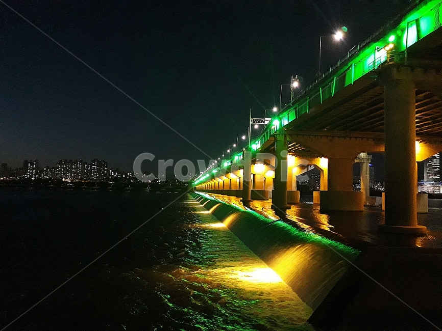 한강,다리,야경,불빛,산책,보,고수부지,야경,밤,풍경,nightscape,night,landscape,건축물,건물외관,exterior,building,structure,architecture,construction,light,빛,flare,플레어