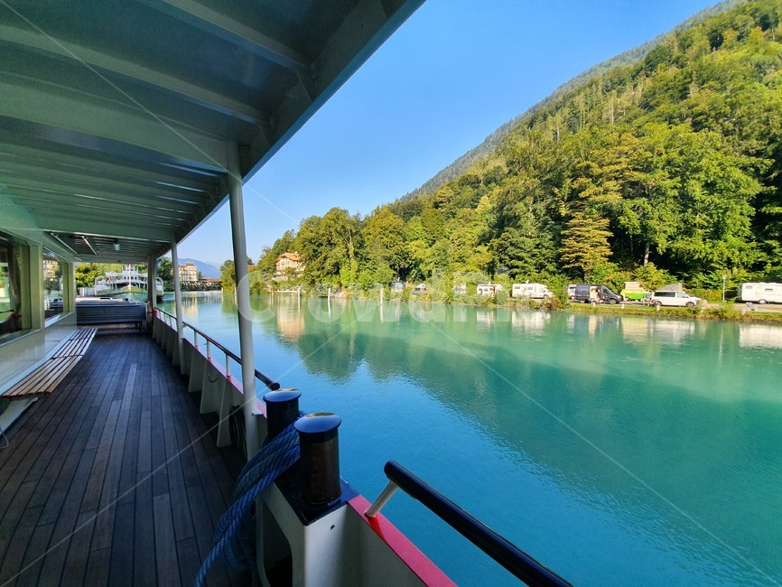 인터라켄,interlaken,유람선,cruiseship,water,outdoor,nature,자연,풍경,nature,landscape,물,waterfront,워터 프론트,handrail,난간,banister