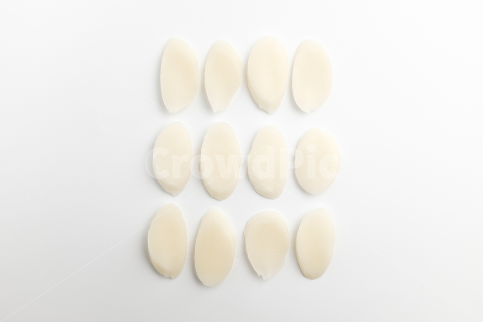 떡,가래떡,쌀로만든,한국문화,전통,전통음식,쌀,한국음식,하얀색,음식,간식,쫄깃한,질긴,건강한,재료,식재료,음식재료,채식,고소한,곡식,찐,자른,동그란,길쭉한,곡물,촉촉한