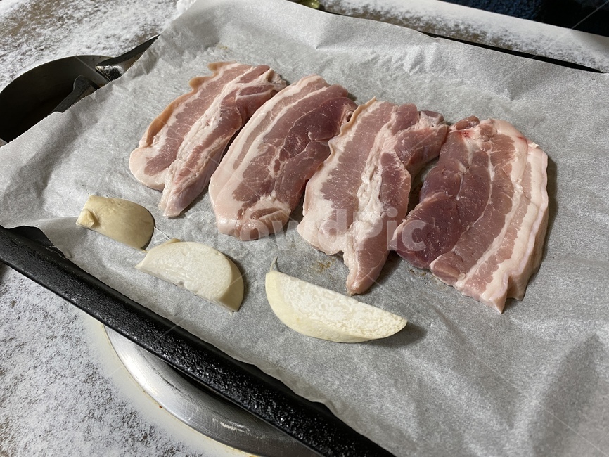 food,pork,돼지고기,돼지,korea,koreafood,저녁,삽겹살,껍데기,육류,고기,meat