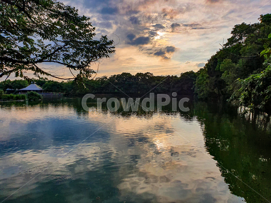 호수,나무,하늘,풍경,구름,lake,sky,cloud,nature,outdoors,water