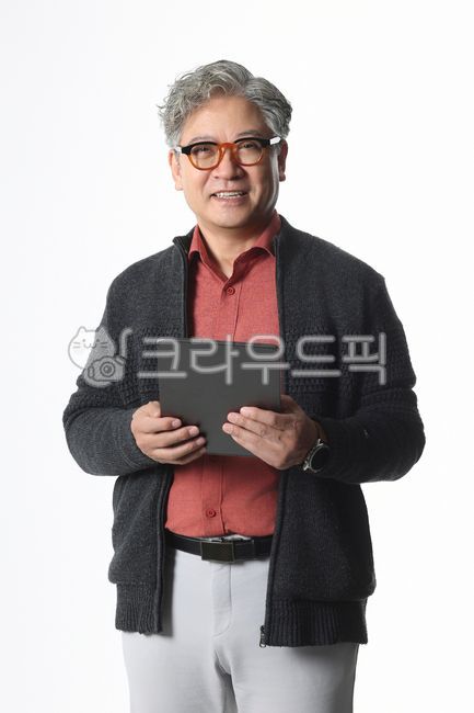 middle age,retirement,tablet,casual,old age,silver,portrait,employment,commuting,reemployment,executive,industry,manager,person,challenge,business,company,hope,ceo,businessman,smile,office worker,middle-aged,man,executive,success,