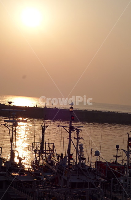 해,일출,바다,배,쓸쓸함,하늘,sea,sky,sun,ship,어선,산업,industry,industrial,어업,fishery,fishing industry