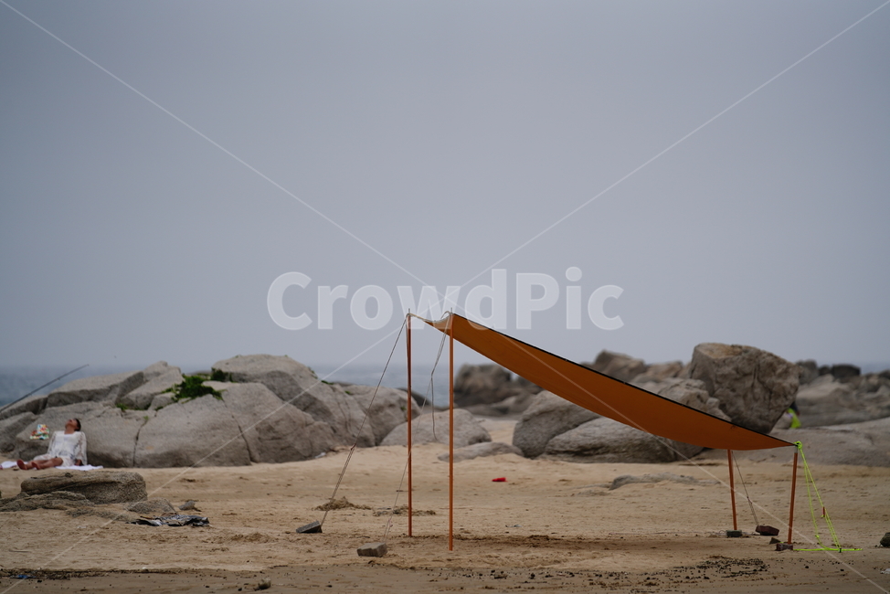 사람,인간,human,person,흙,ground,바닥,해변,천막,beach