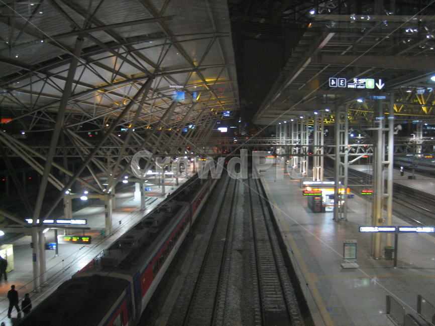 역,서울,서울역,기차,저녁,교통,차량,terminal,trainstation,기차역,교통,교통수단,traffic,transportation
