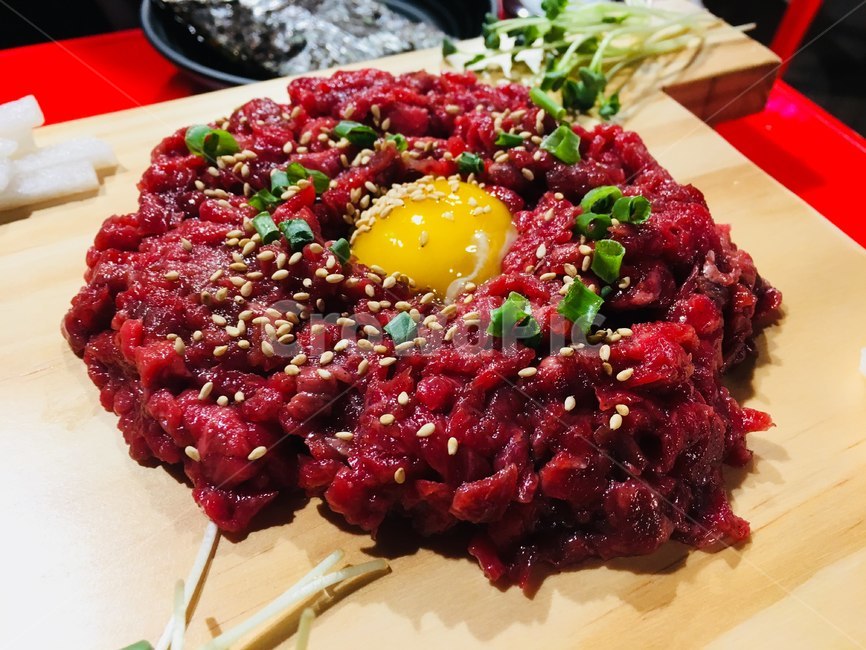 육회,선명,노른자,안주,확대,근접
