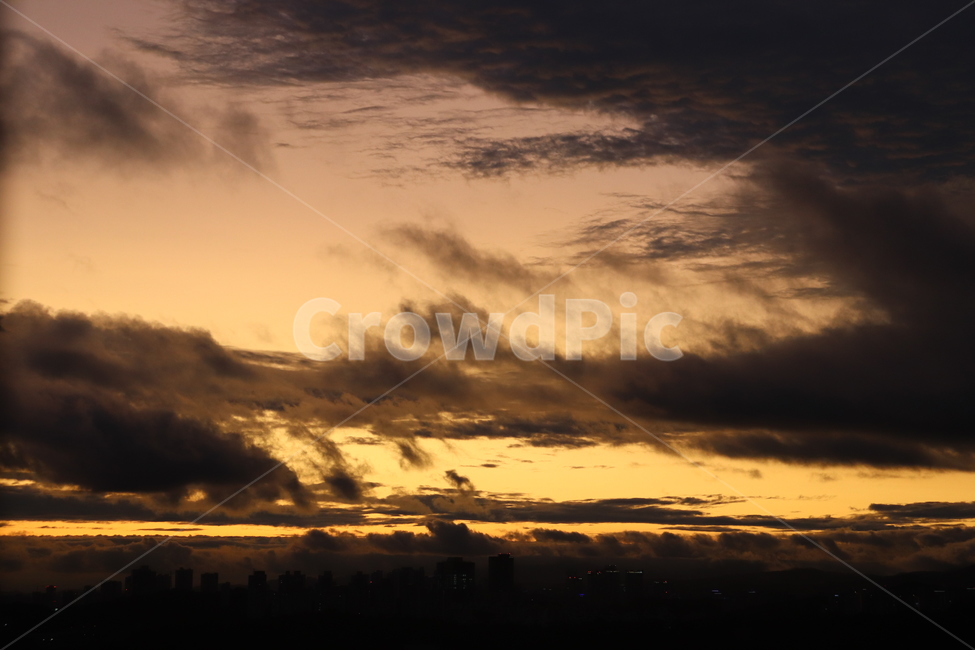 노을,sunset,gold,구름,자연,nature,sunlight,저녁시간,태양,햇빛,sky,하늘,황혼,감성사진,석양,outdoors,goldsky