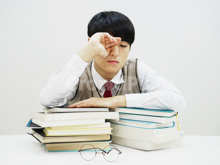 수능,교육,학생,교복,시험,강의,수업,고등학생,고3,남고생,남자고등학생,남고,수능시험,기말고사,중간고사,모의고사,exam,quiz,test,학업,공부,남자,남학생,사람,인물,인간,human,person,얼굴표정,facialexpression,face,남성,man,male,학교,education,learning,study,schoo,사람,인물,인간,human,person,얼굴표정,facial expression,face,남성,남자,man,male,감정표현,기분,feeling,emotion,교육,학교,공부,education,learning,study,school