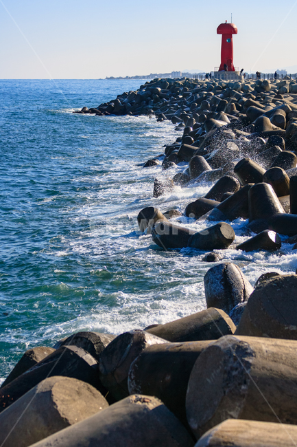 바닷가,여름,바다,파도,방파제,자연,풍경,nature,landscape,등대,lighthouse,promontory,곶,sea,ocean,대양,outdoors,옥외,water,물