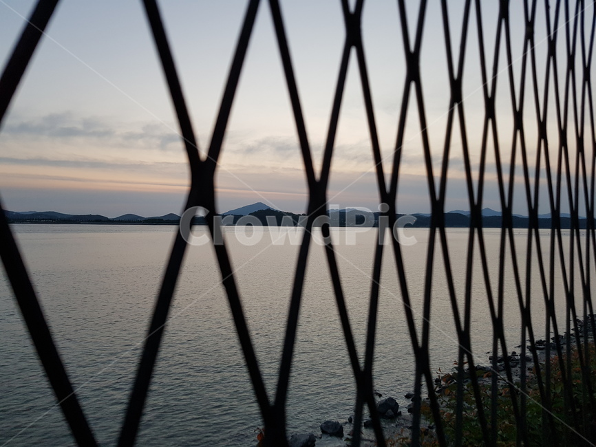 철조망,바다,노을,펜스,fence,wirefence,sea,ocean,sunset