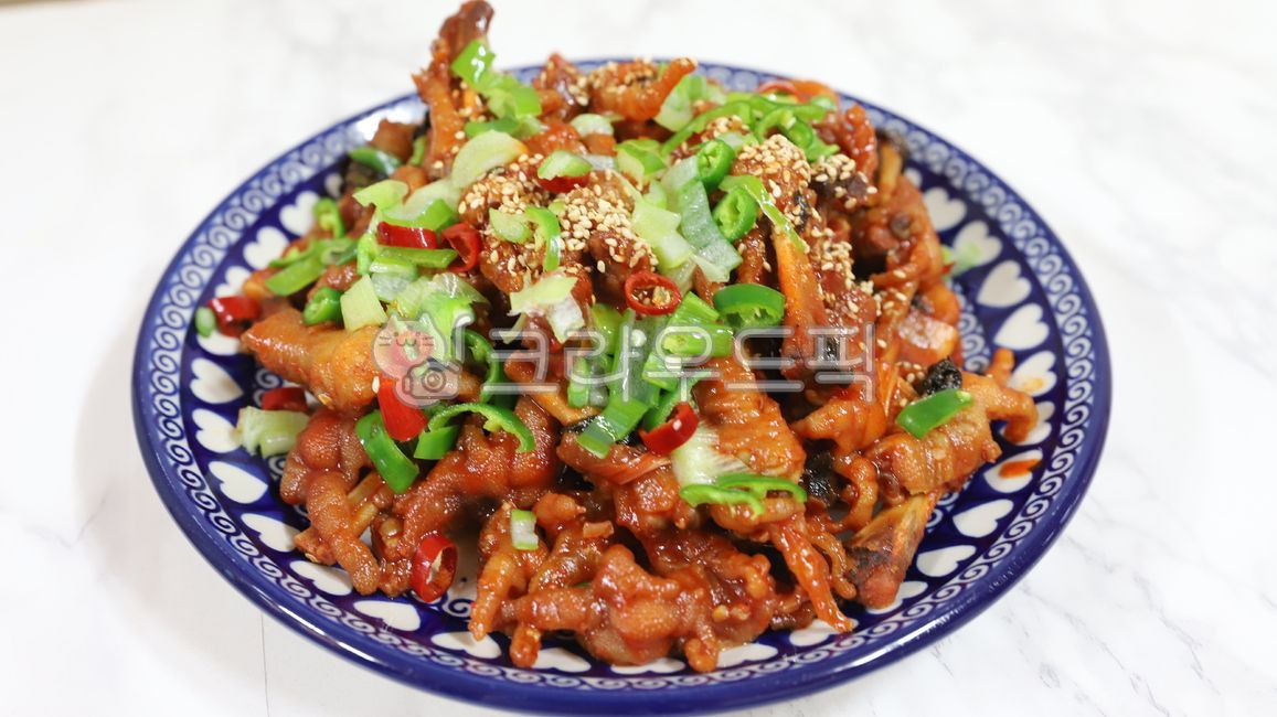 고추장,홍고추,무뼈닭발,platter,뼈닭발,플래터,sesame,참깨,food,음식,seasoning,양념,meal,식사,koreancook,고춧가루,koreanmeal,koreandishes,대파,닭발볶음,닭고기,dish,요리,청고추,청량고추,매운맛,술앚주,육류,foodreserves,koreanfood,고기,식재료,cook,한국음식,한국요리,meat,매운닭발,닭발,한식,볶음,매운음식,볶음요리