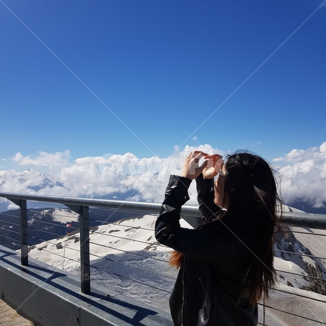 설산,만년설,여자,옆모습,올림포스산,전망대,자연,산,눈,터키,그리스,구름,사람,파랑,유럽,mount,olympus,firn,해외,외국,세계,foreign,oversea,world,사람,인물,인간,human,person,여성,여자,woman,female,lady,여행,휴가,traveling,vacation,trip