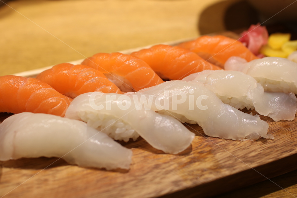 연어초밥,광어초밥,초밥,스시,음식,일식,연어,광어,음식,식재료,요리,food,cook,meal,dishes,food reserves,일식,일본음식,일본요리,Japanese food,Japanese dishes,Japanese meal,Japanese cook