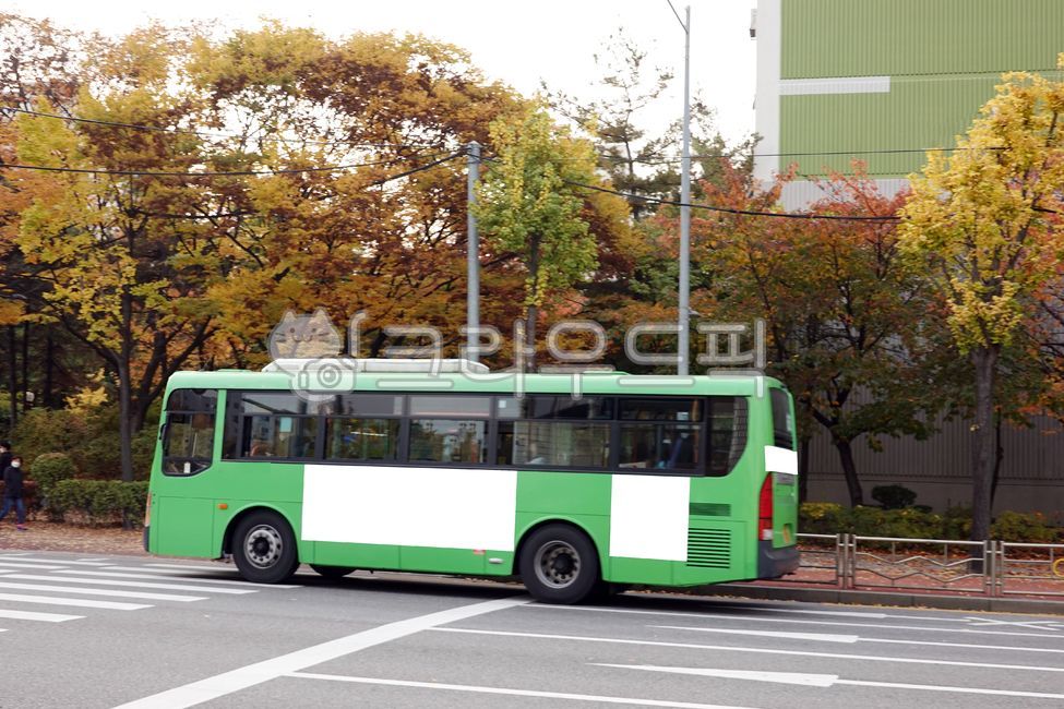 버스,버스광고,목업,목업이미지,광고,광고판,차량광고,시내버스광고,부착광고,옥외광고,판넬,비즈니스,상업광고판,도시배경,사인보드,상업광고,커머셜,비어있는,프레임,광고디자인,빈공간,배경,바탕,백그라운드,사각형광고판,차량,교통수단,bus,busadvertisement,mockup,mockupimage,billboard,vehicleadvertisement,citybusadvertisement,advertisement,outdooradvertisement,panel,business,commercialbillboard,citybackground,signboard,commercialadvertisement,commercial,free,frame,advertisingdesign,emptyspace,background