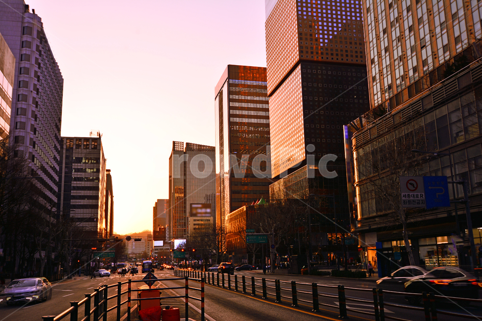 evening time,office,building,scene,At sunset,view,townscape,sash,sight,cityscape,skyscrapers,high rise building,glass,town,metropolis,stock market,downtown,skyscraper,seoul,background,modern city,Office,evening scenery,financier,city,scenery,street,land m