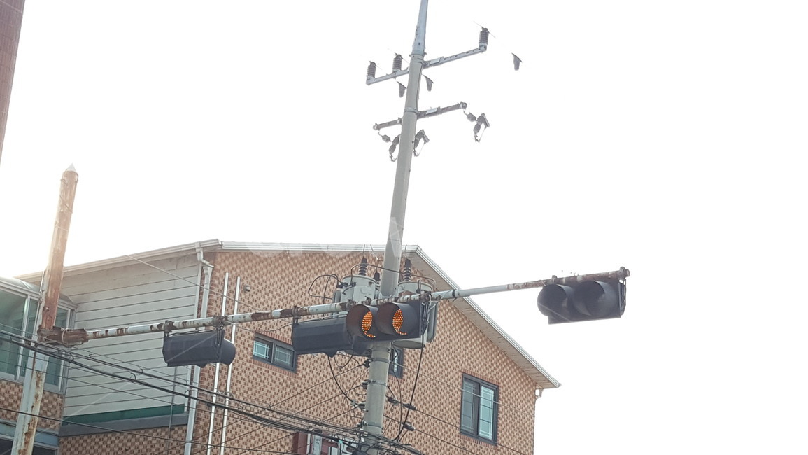 간판,표지판,광고판,이정표,도로,교통,교통표지판,교통,교통수단,traffic,transportation