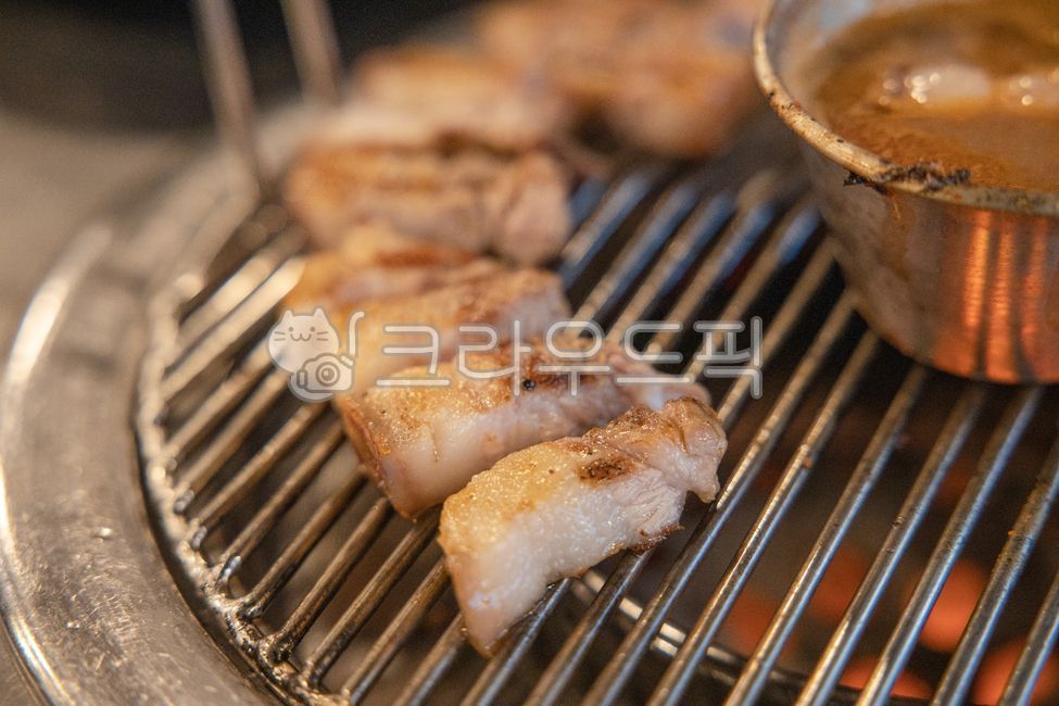 불판,고기,돼지고기,구이,음식,요리,meal,food,poke