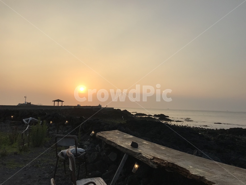 시골마을,금능해수욕장,금능바다,제주도,제주,여름,여행지,관광지,하늘,바다,휴가지,제주도금능,제주도바다,제주금능,제주바다,썰물,해수욕장,모래사장,일몰,초저녁,해질녘,밀물,야외식당,야외,야외카페,정자,해