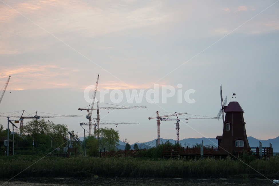 새벽,일출,공원,풍차,하늘,수변공원,자연,풍경,nature,landscape,construction crane,건설 크레인