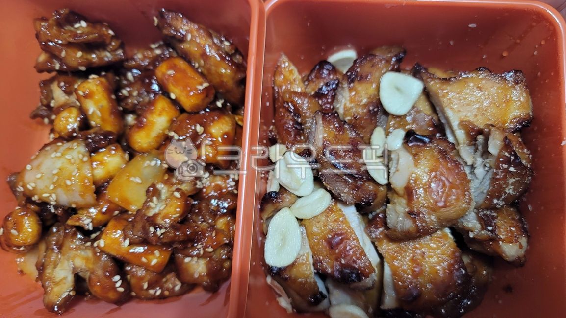 치킨,바베큐치킨,양념떡튀김,마늘치킨,양념치킨,숯불바베큐,반반치킨,food,음식