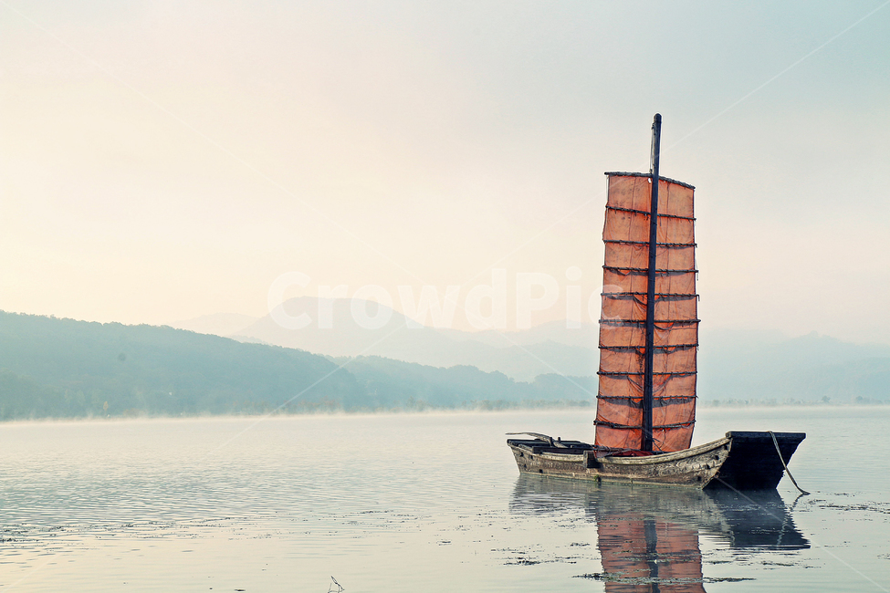 양평,두물머리,강,배,나룻배,산,구름,안개,river,boat,자연,풍경,nature,landscape,한국자연풍경,한국자연경관,korea nature landscape,한국전통,한국문화,korean traditional,korean culture,교통,교통수단,traffic,transportation,vehicle,차량,watercraft,선박