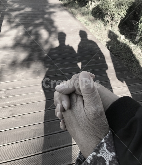 할머니,손자,손,추억,회상,옛날,흑백,간절함