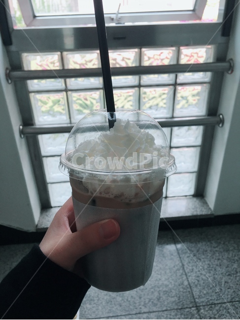 라떼,커피,휘핑크림,음료,커피음료