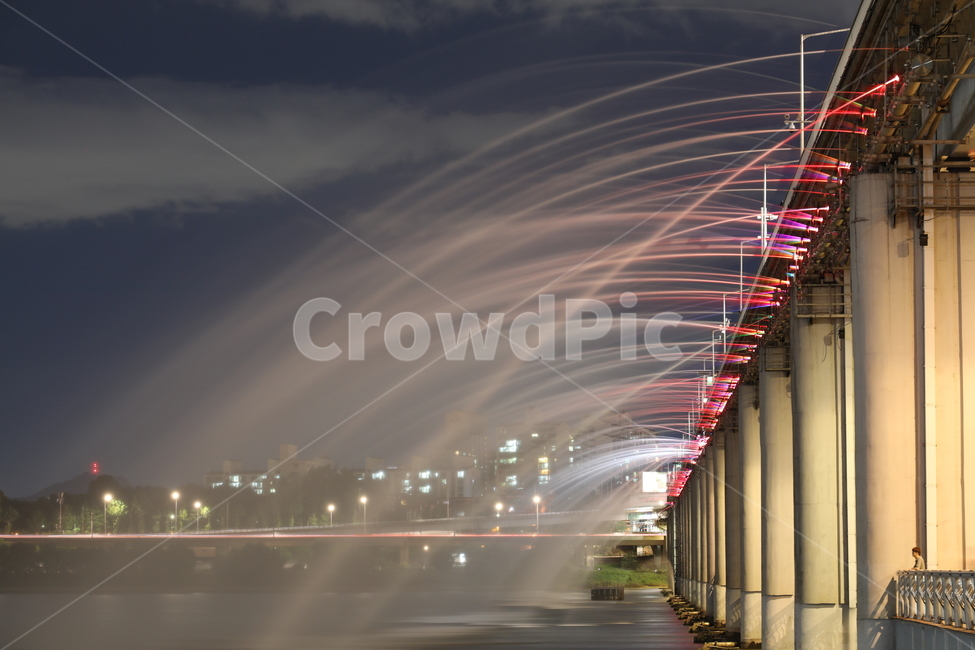잠수교,반포대교,분수,분수쇼,야경,bridge,fountain,night,야경,밤,풍경,nightscape,night,landscape,건축물,건물외관,exterior,building,structure,architecture,construction,water,물