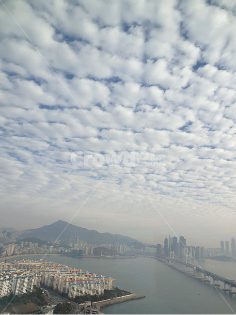 미세먼지,맑은하늘,미세먼지와맑은하늘,미세먼지와하늘사이,구름,fineust,cloud,sea