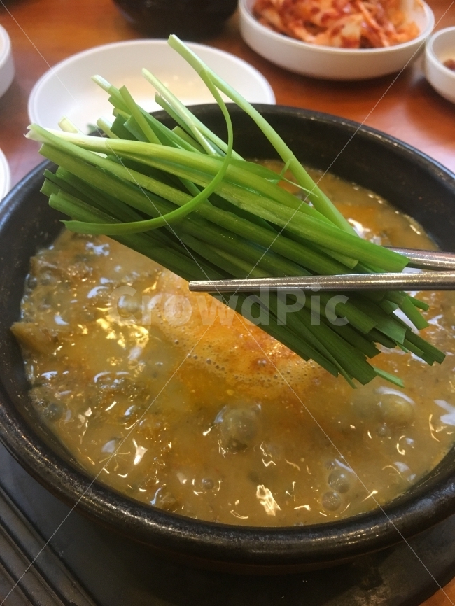 추어탕,부추,식당,탕,뜨거운,국물,음식,식재료,요리,food,cook,meal,dishes,food reserves,한식,한국음식,한국요리,korean food,korean dishes,korean meal,korean cook
