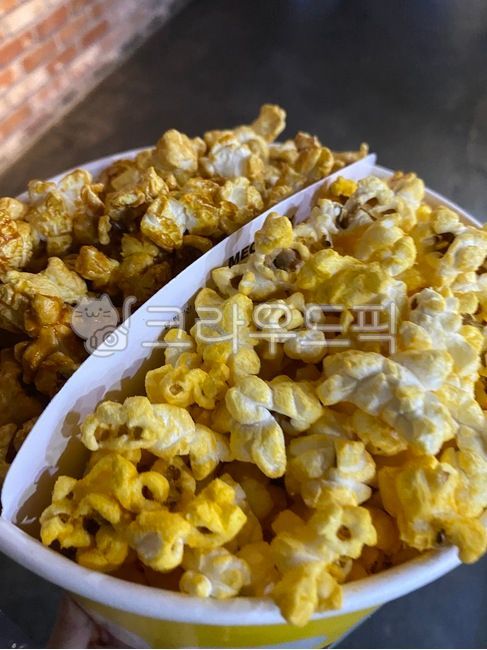 Cheese flavor,sweet taste,movie,popcorn,Cinema