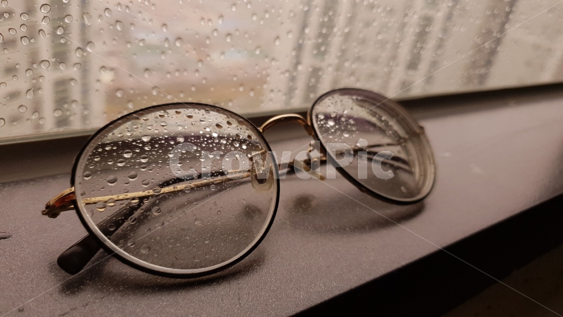 accessory,부속물,accessories,부속품,안경,glasses,비,빗방울,작은물방울