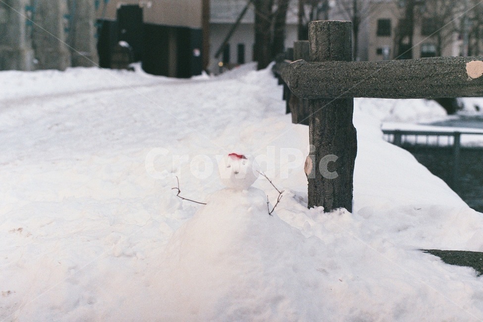 눈,눈사람,눈길,필름,귀여운,snow,snowman,snowyroad,film,cute,자연,nature,옥외,outdoors,감성,겨울,winter,겨울,계절,winter,season