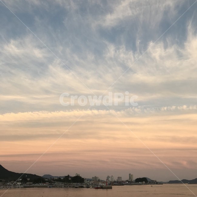 바다,하늘,구름,노을,가을하늘,따스함,따뜻함,감성,색감,일상,날씨,풍경,nature,landscape,skydaily,sunset,바닷가,산,자연,풍경,nature,landscape,outdoors,옥외