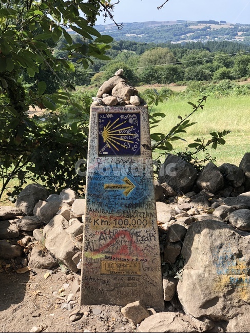 산티아고,순례길,100km,표지석,화살표,스페인,까미노,까미노데콤포스텔라,해외,외국,세계,foreign,oversea,world