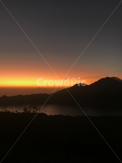일출,산,새벽,풍경,하늘,선라이즈,자연,풍경,nature,landscape,outdoors,옥외,dawn,red sky,붉은 하늘,sunset,일몰,sky,dusk,황혼