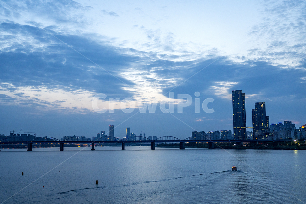 한강,서울,야경,파란색,강,철교,야경,밤,풍경,nightscape,night,landscape,도시,city,한국도시풍경,한국도시경관,korea cityscape,시티,town,metropolis,중심지,urban,어반,building,건물