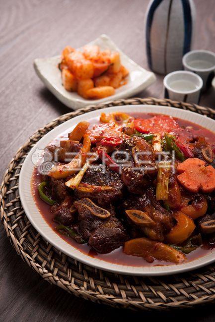 Spicy braised ribs,Korean,cooking,spicy food,food,Galbijjim